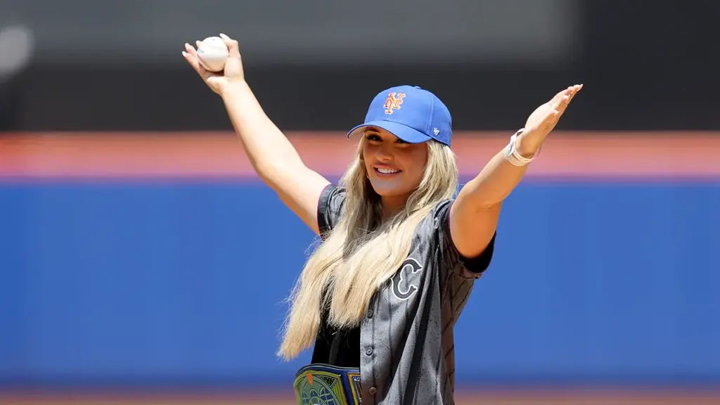 WWE champion Tiffany Stratton throws impressive first pitch at Mets game