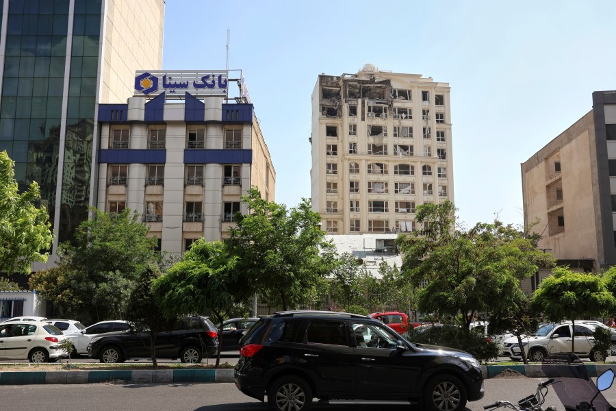 Who are the officials that died in the Israeli assault on Iran?