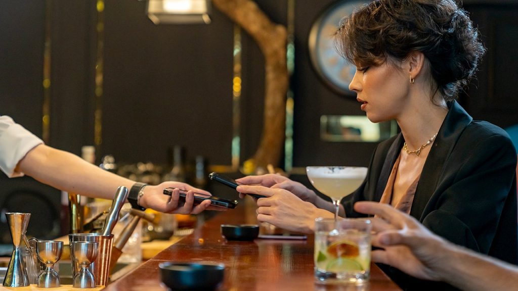 Young adults are frustrating some bartenders by settling each drink bill individually