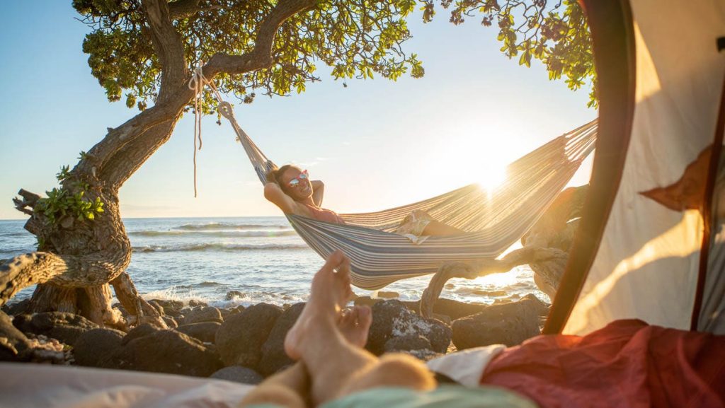 8 portable hammocks for enjoying time outdoors