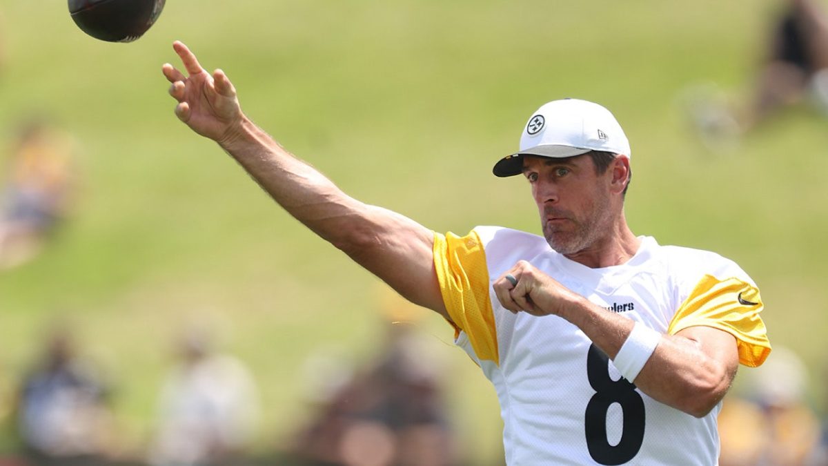 Aaron Rodgers expresses admiration for his amazing new wife