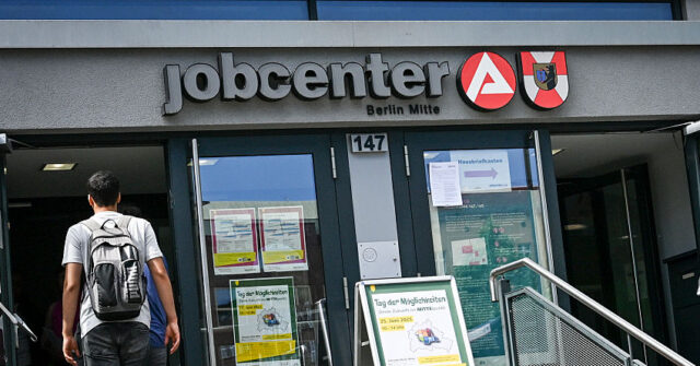 AfD Discloses Dominance of Migrant Names Among Welfare Recipients