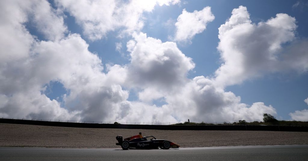 Alisha Palmowski leads the times on the first day of in-season F1 Academy testing.