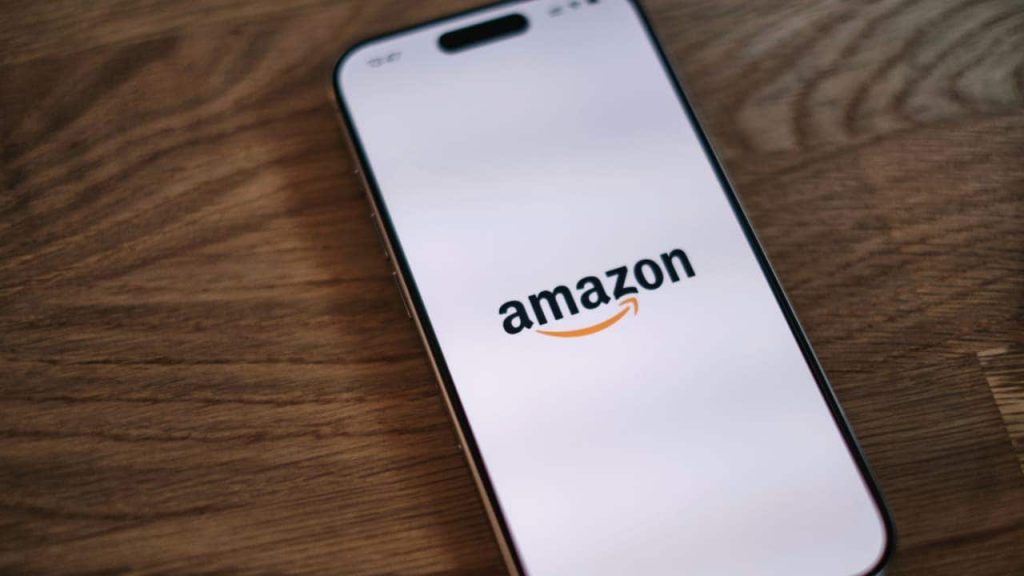 Amazon warns customers about fake scams