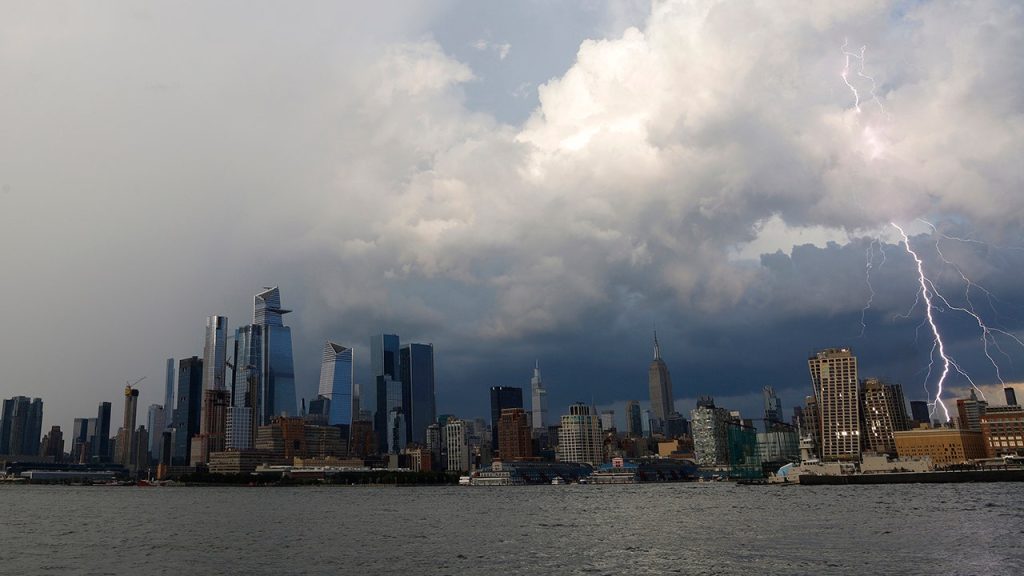 Analyst astonished that Americans are not concerned about climate change