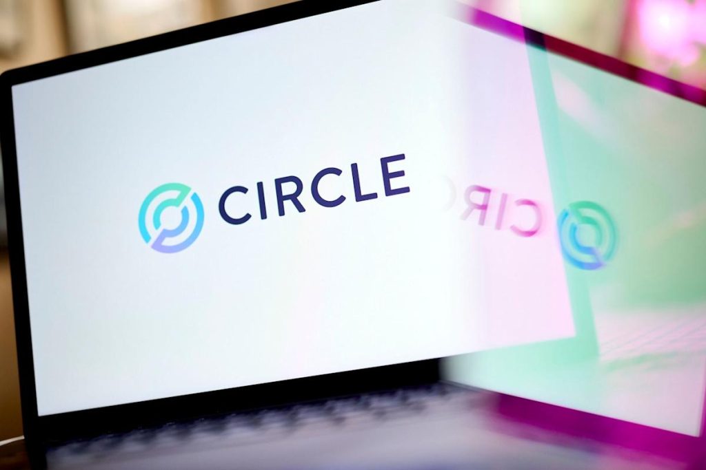 Ant, supported by Jack Ma, will include Circle's stablecoin in its global network.
