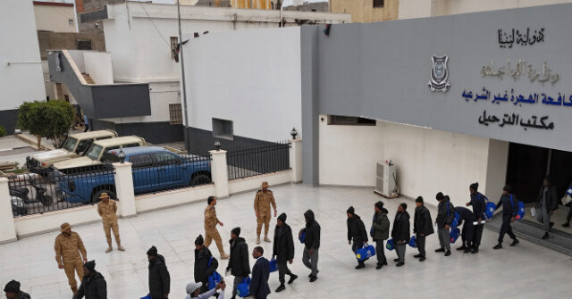 Appeals Court Expected to Support Trump on Alien Enemies Act