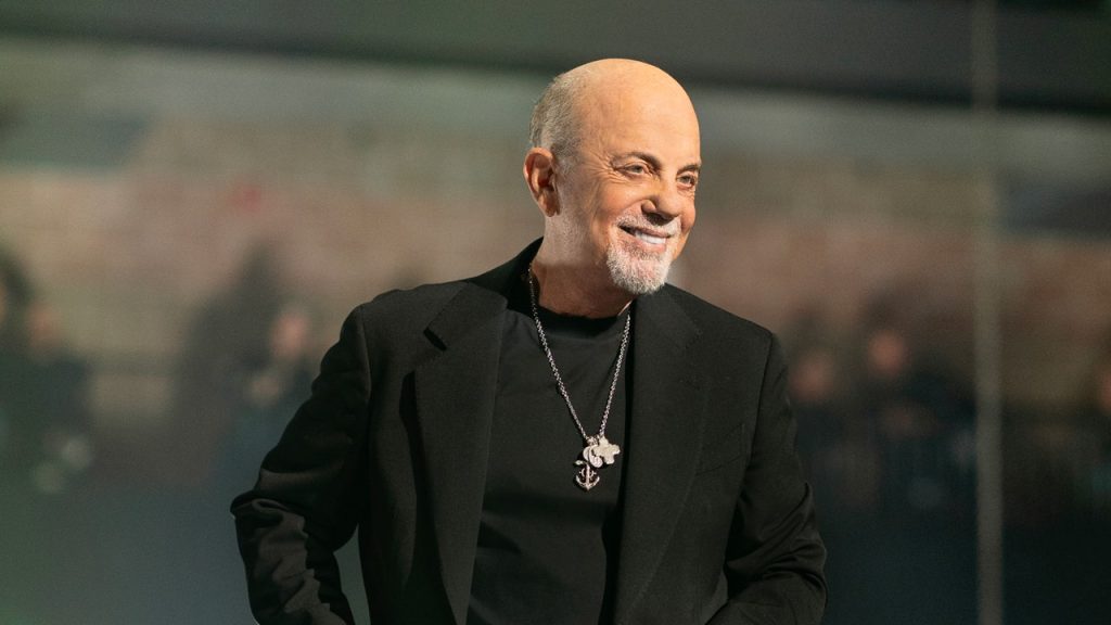 Billy Joel surprises pedicab driver by singing 'New York State of Mind' in New York City
