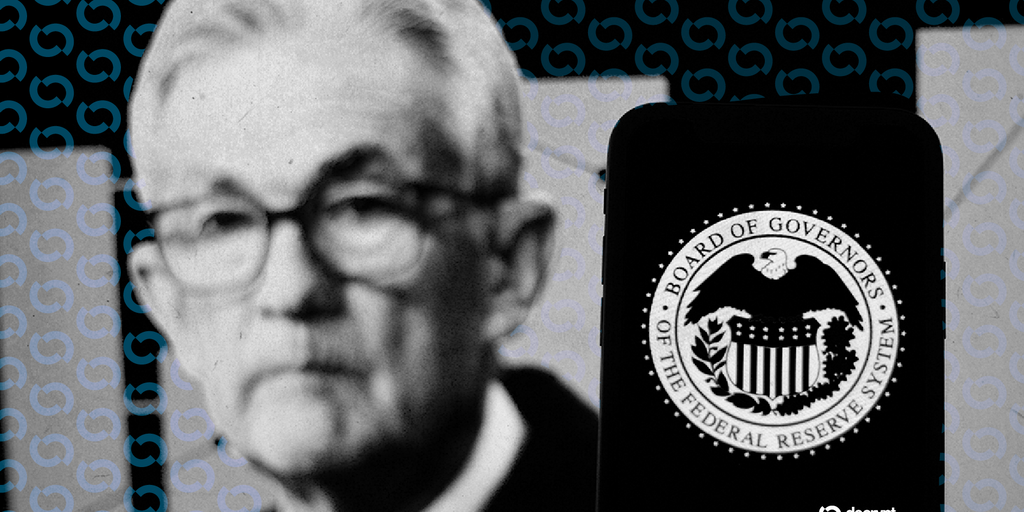 Bitcoin Fluctuates After Trump States He’s ‘Not Planning’ to Dismiss Fed Chair