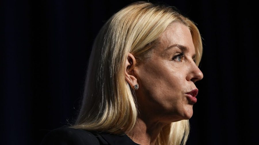 Bondi suggests she has no plans to step down, dodges Epstein questions