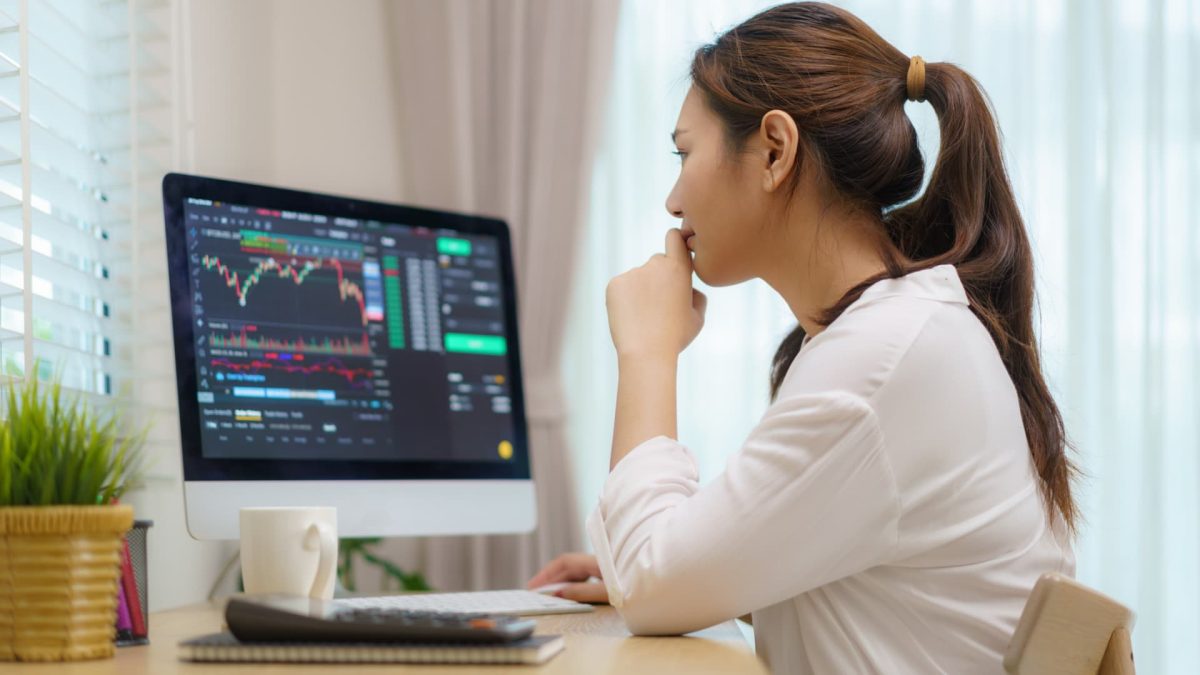 Brokerages are expected to cut cash yields, but they continue to provide good rates.