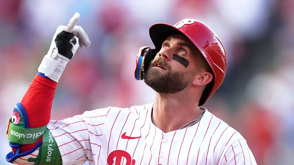 Bryce Harper and Rob Manfred disagree on salary cap, reports say