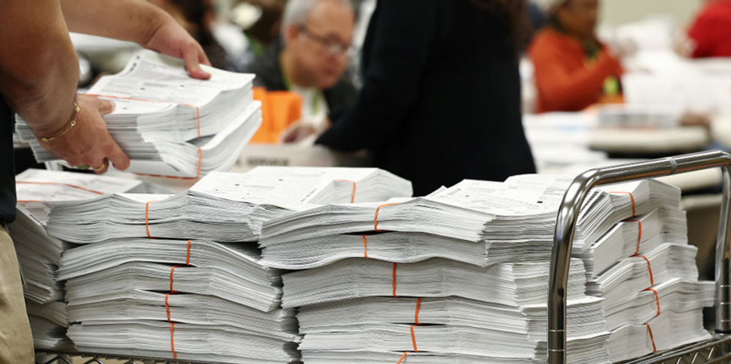 CNN host cautions Democrats that they are significantly trailing Republicans.