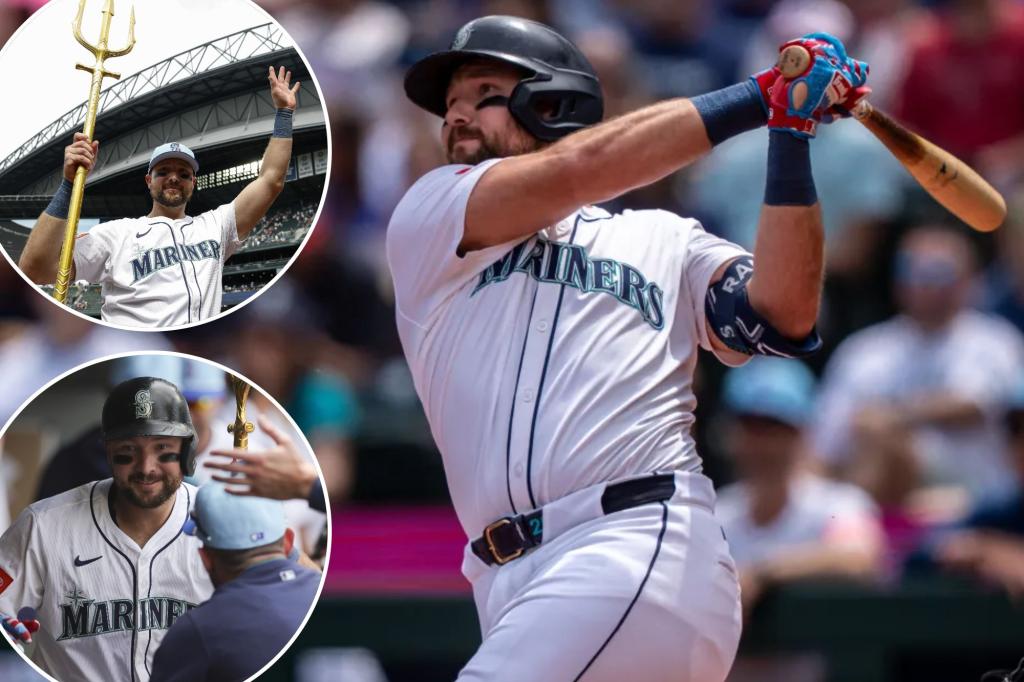 Cal Raleigh matches Ken Griffey Jr.'s Mariners record for home runs before the All-Star break