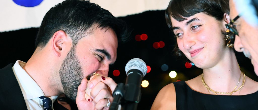 Candidate for Mayor Should Be Disqualified for Poor Table Etiquette