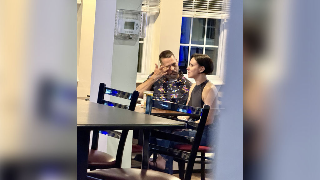 Casey Anthony seen on a reported date with an unknown man at a bar in New Hampshire