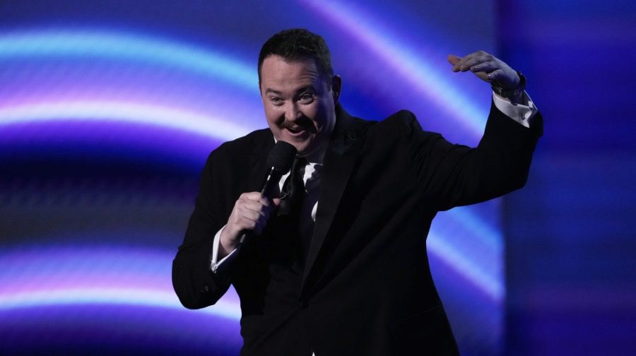 Comedian Shane Gillis pokes fun at Trump regarding Epstein at the ESPYs