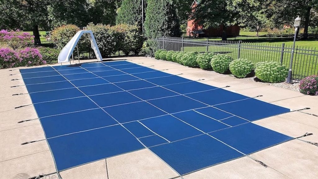 Covers for your pool to ensure cleanliness and safety