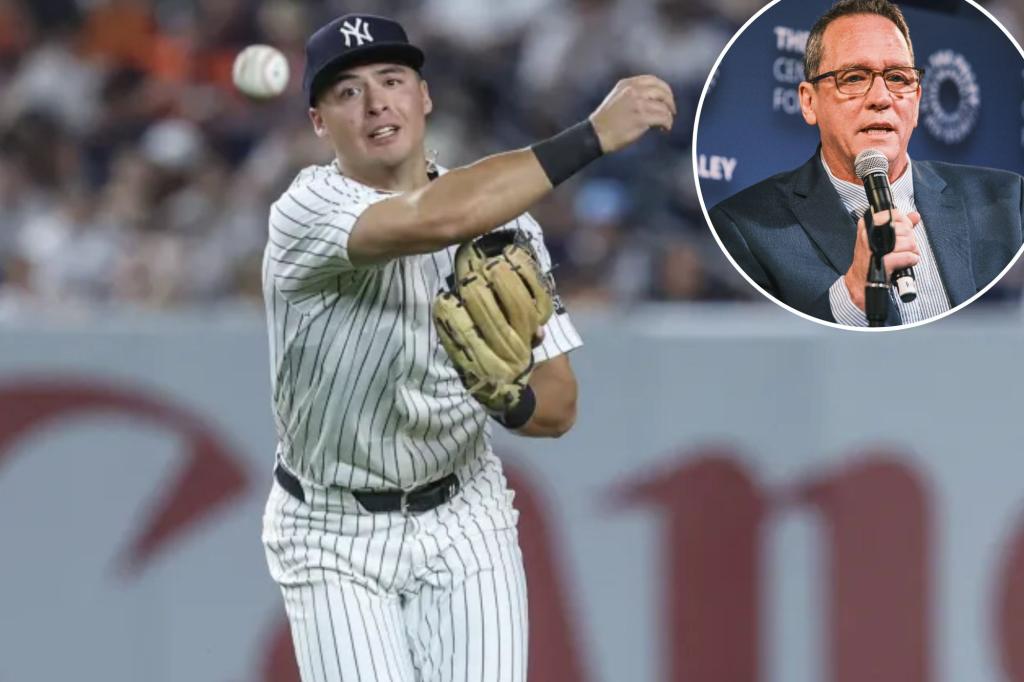 David Cone encourages Yankees fans to applaud Anthony Volpe.