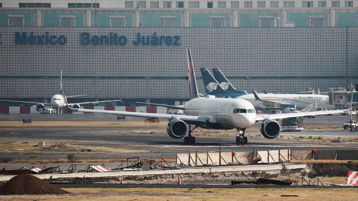Delta flight cancels takeoff in Mexico after seeing another plane on the same runway.