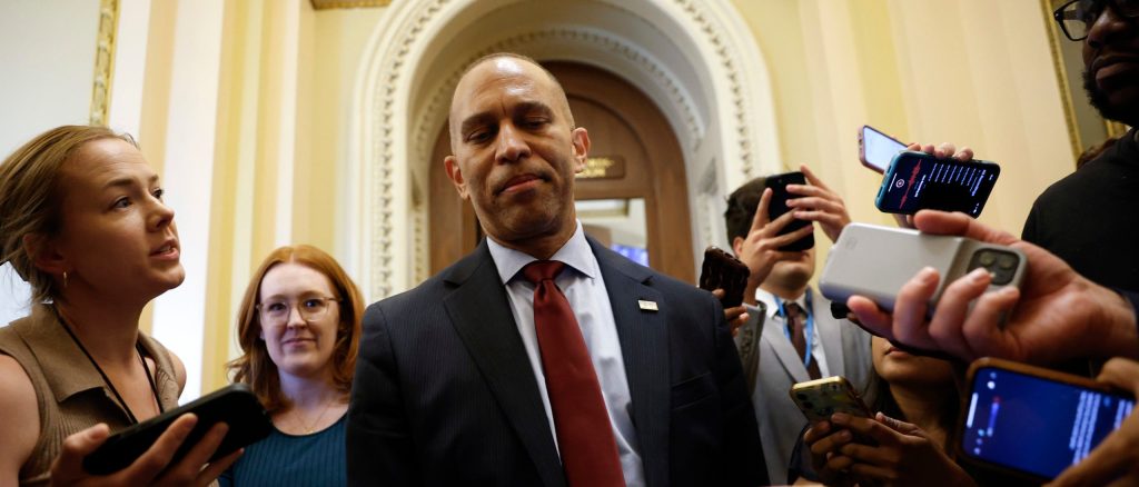 Democratic Tensions Rise As Hakeem Jeffries’ Team Responds to Mamdani Supporters