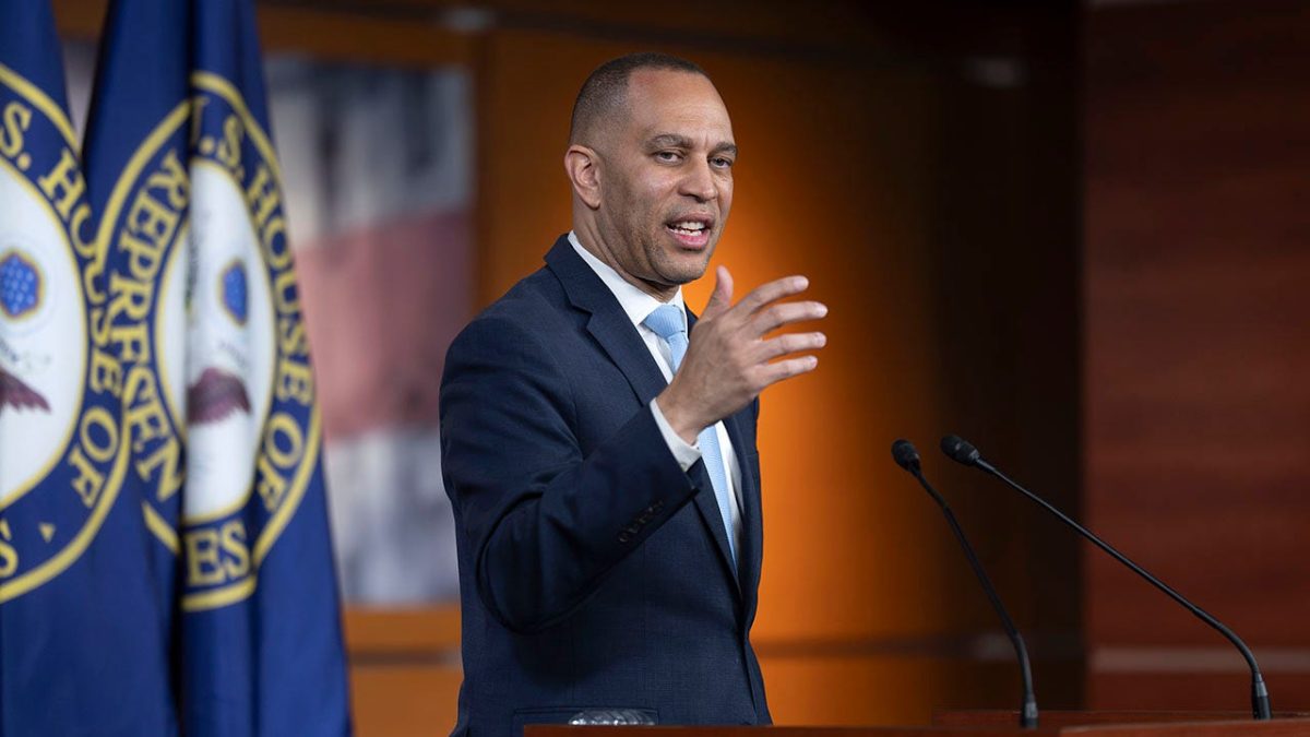 Democrats annoyed by Hakeem Jeffries' unexpected hold on Trump bill