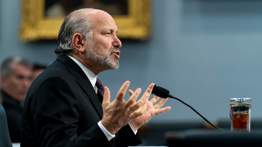 Democrats criticize Lutnick for changing his stance on China and semiconductors