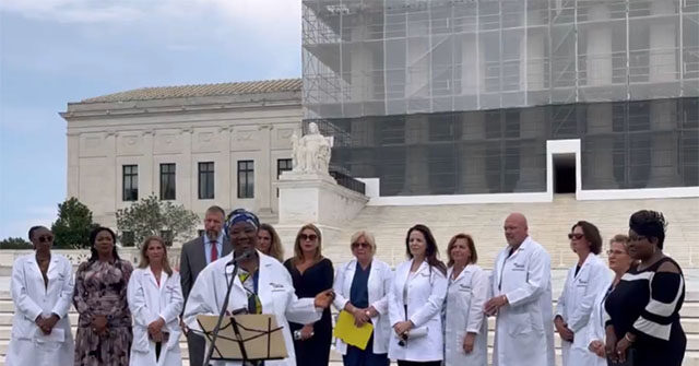 Doctors Criticize Vaccine Requirements and Censorship Before the Supreme Court