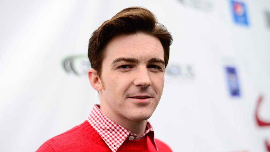Drake Bell criticizes Nickelodeon for missing payments.