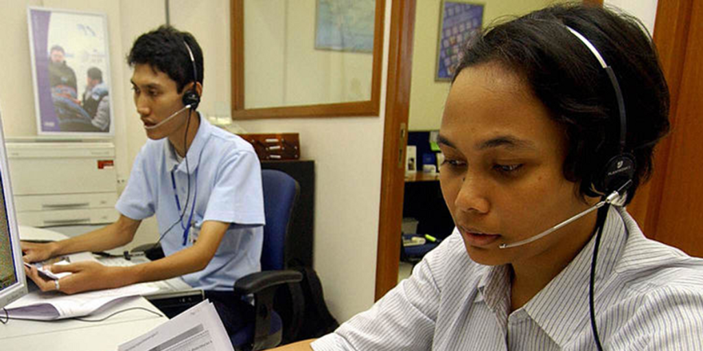 End of 'press 1 for English': DOJ advocates for English exclusively