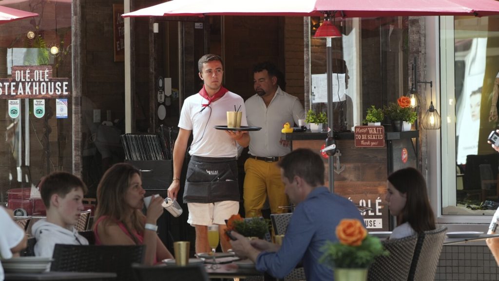 Essential information and uncertainties regarding US tax deductions for tips and overtime pay