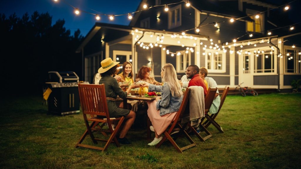 Essential items for easy summer gatherings in your backyard