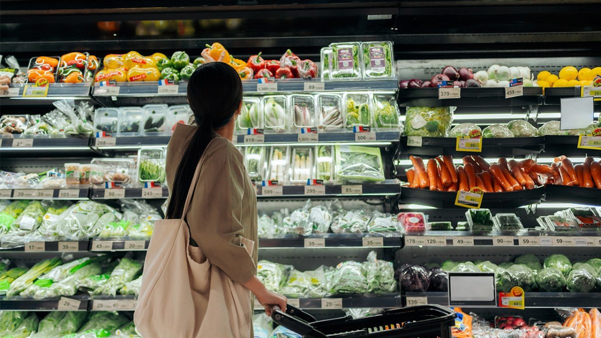 Experts encourage Americans to see fruits and vegetables as a form of medicine.