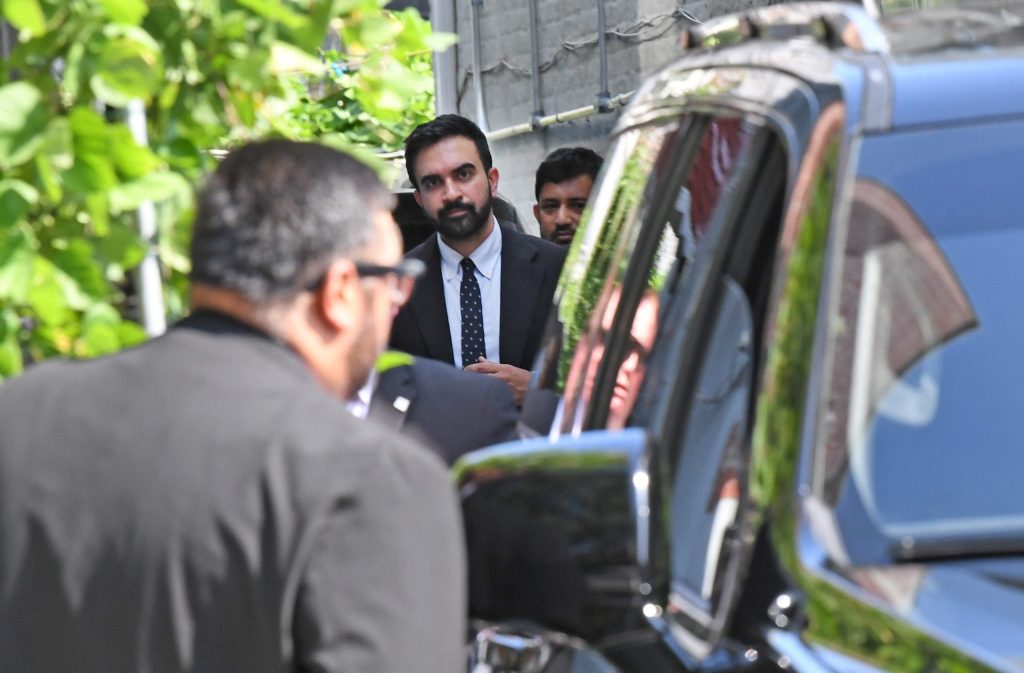 Family of deceased NYPD officer meets with Mamdani days after Manhattan shooting