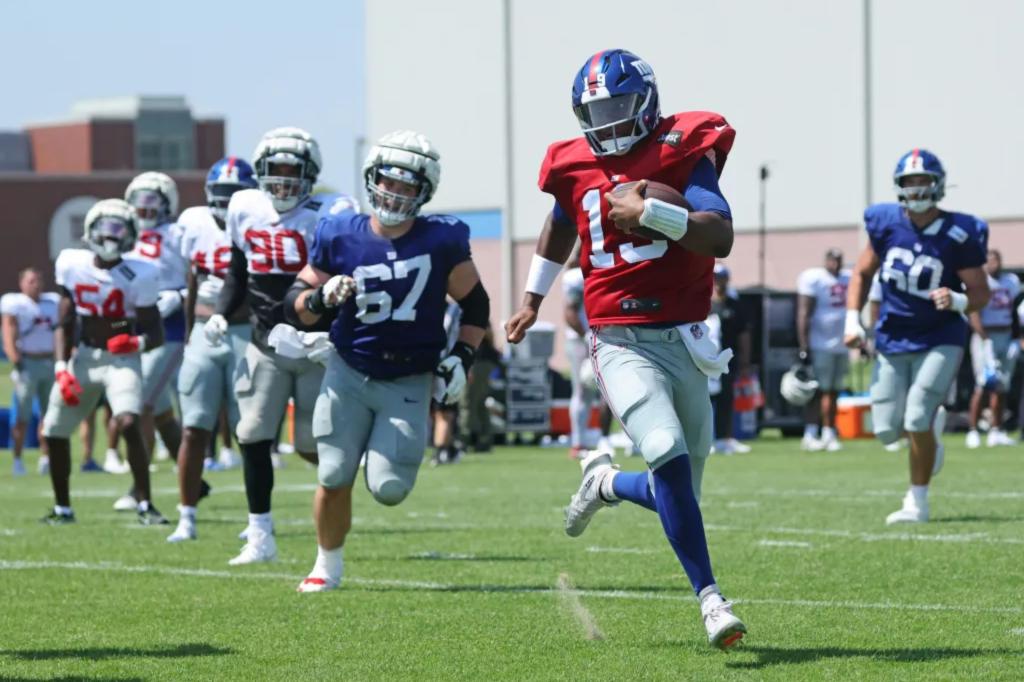 Giants offense shines in first padded practice