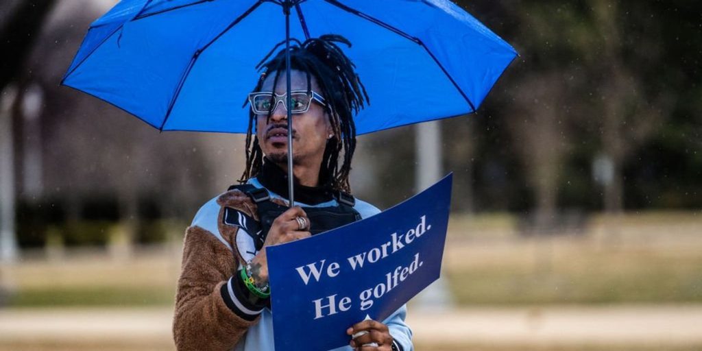 Government workers must follow the president's directives