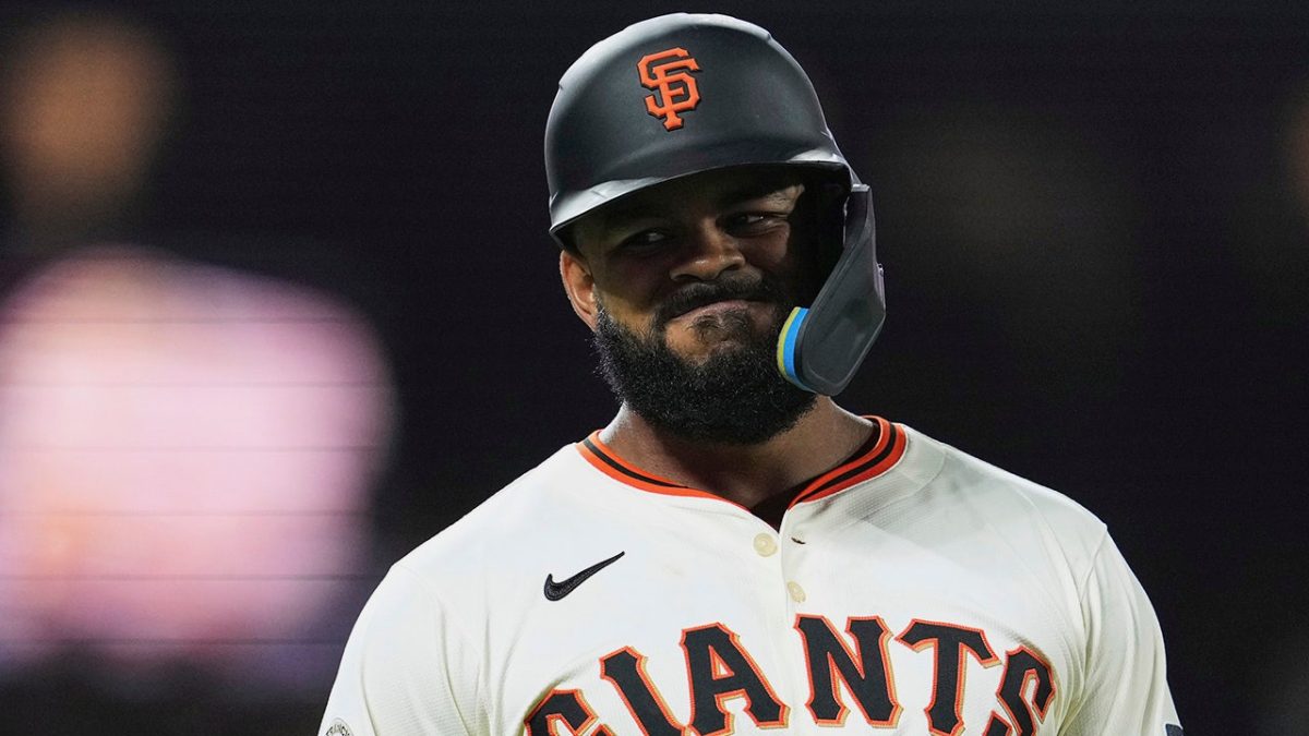 Heliot Ramos of the SF Giants makes a major mistake