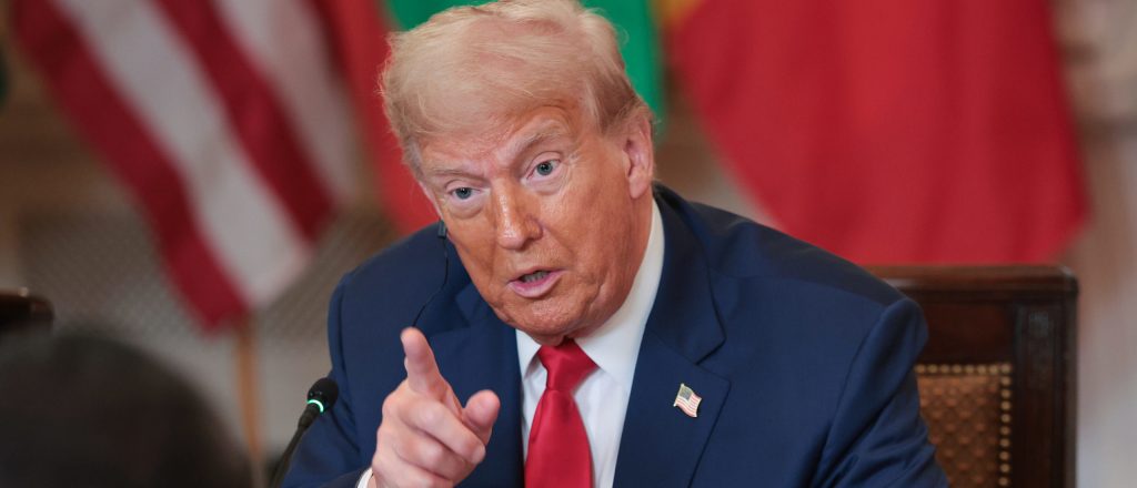 House Democrats Tackle Epstein Issue in Feeble Bid to Shame Trump