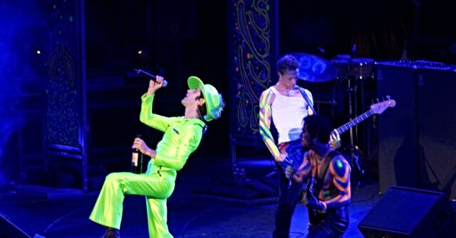 Jane's Addiction Members File Lawsuit Against One Another After Onstage Altercation That Stopped Tour