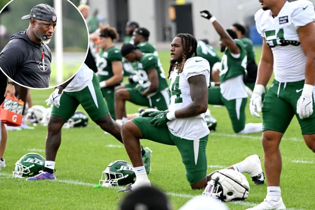 Jets coaches commend Aaron Glenn for emphasizing tackling at the start of training camp