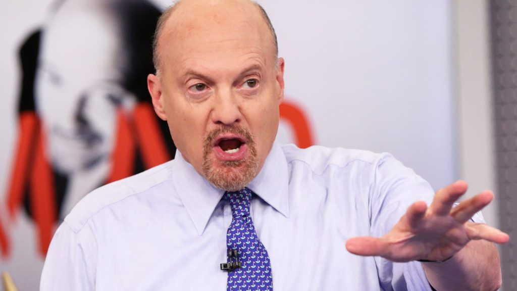 Jim Cramer analyzes Tuesday's market rally that goes against the trend.
