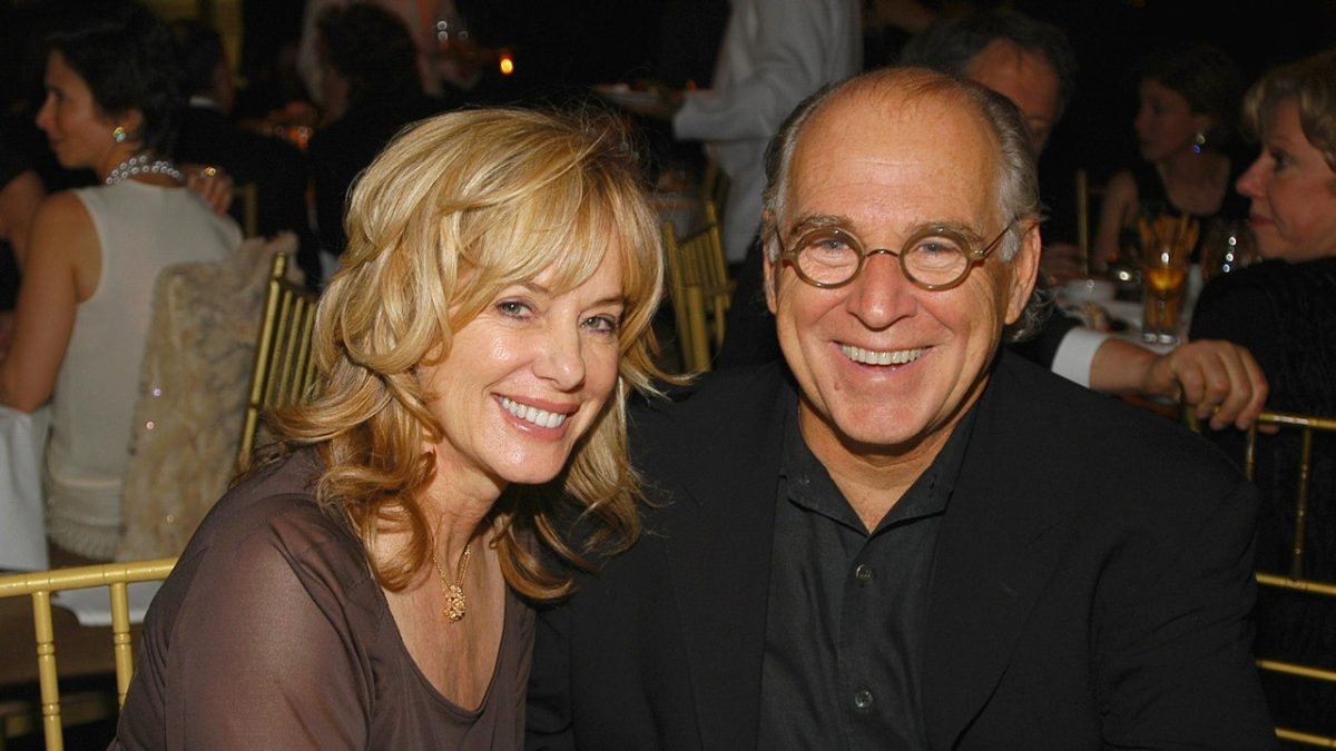 Jimmy Buffett's wife disputes financial advisor regarding $275 million estate