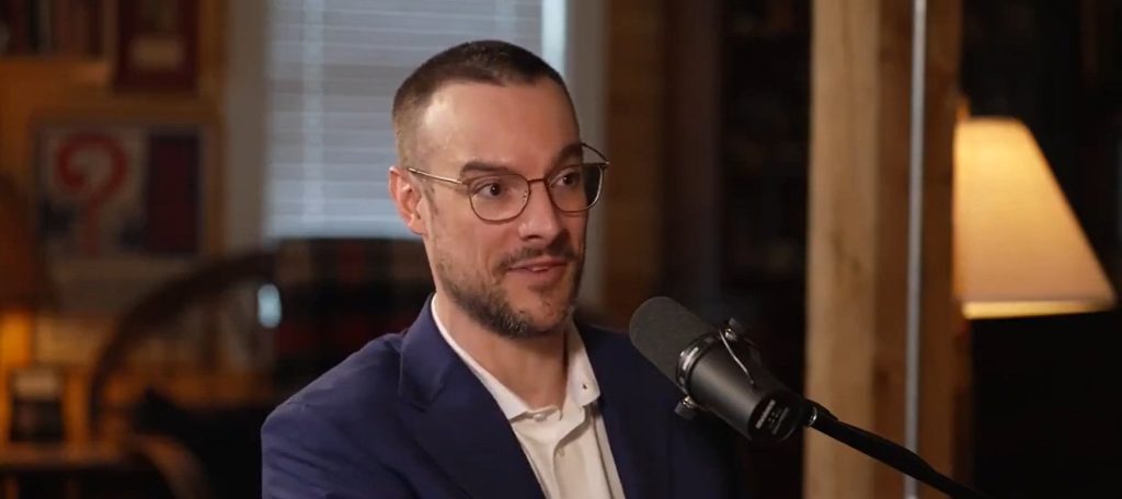 Journalist Reveals Signs of China's Takeover of America Obscured in Plain Sight