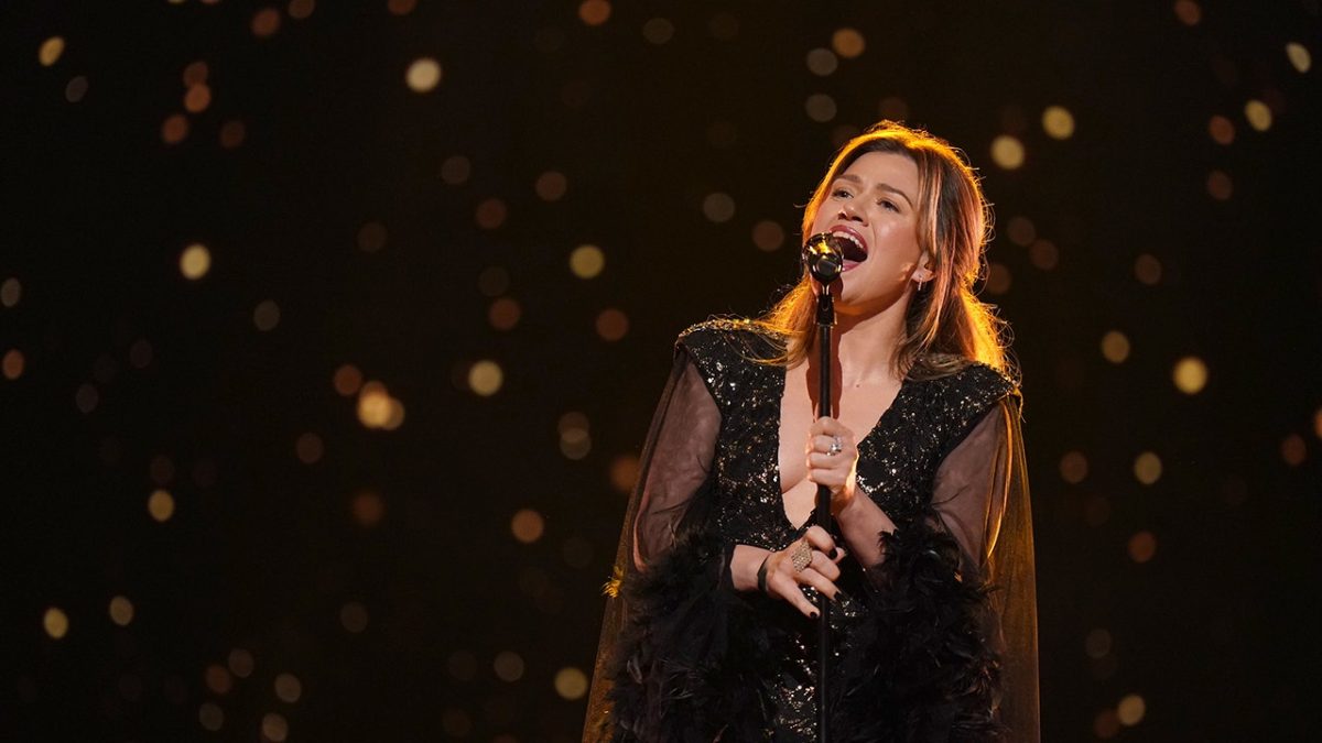 Kelly Clarkson postpones her Las Vegas residency start to safeguard her voice