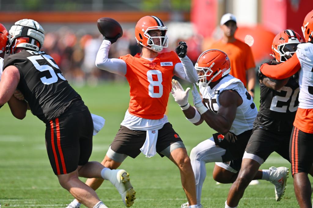 Kenny Pickett is still significantly engaged in the Browns' quarterback competition despite his injury.