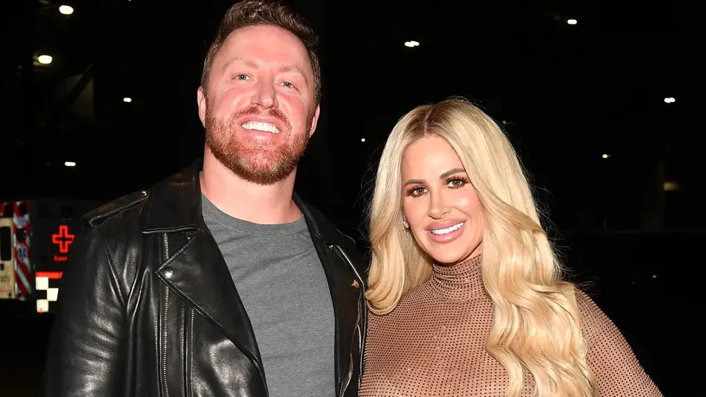 Kim Zolciak and Kroy Biermann navigate their complicated divorce process.