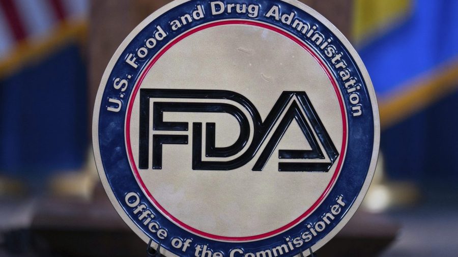 FDA's top vaccine regulator departs amid conservative criticism
