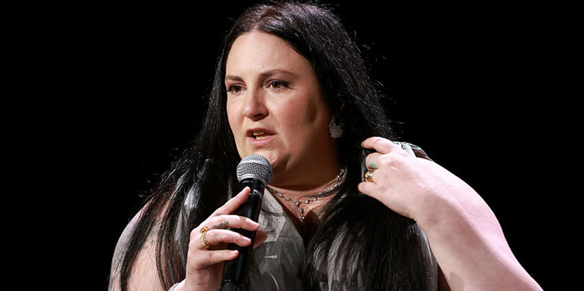 Lena Dunham vows to become more aware