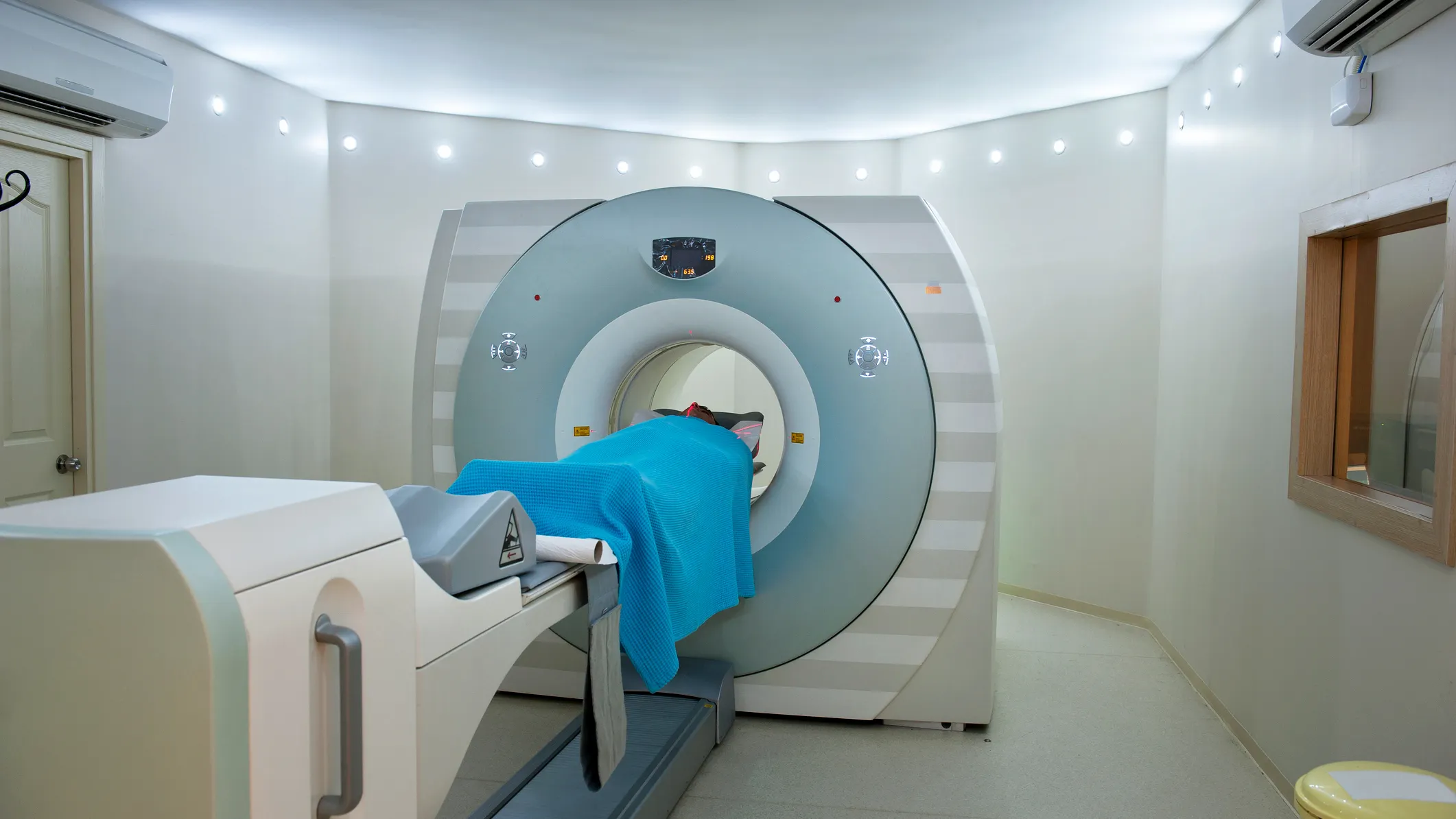 Man killed after metal chain drags him into MRI machine in New York