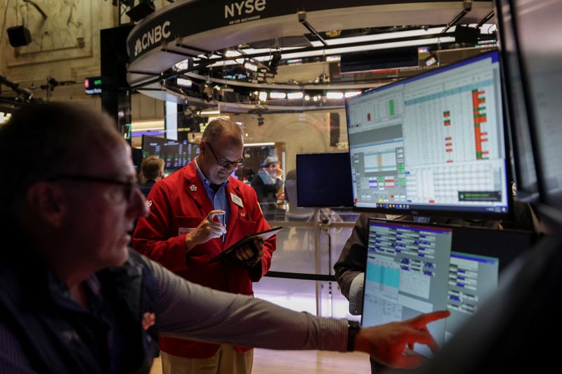 Market Day: New peaks, minimal updates